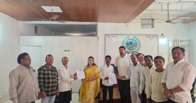 पवन तलावातून मोठ्या प्रमाणात पाण्याची नासाडीतलावाचे पाणी फोडल्याने नागरिक संतप्त