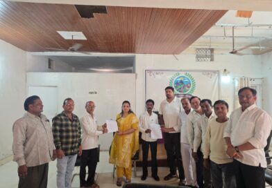 पवन तलावातून मोठ्या प्रमाणात पाण्याची नासाडीतलावाचे पाणी फोडल्याने नागरिक संतप्त