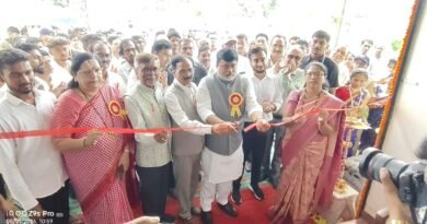 नवेगावबांध आता ‘पुस्तकांचे गाव’; नागपूर विभागातील पहिल्या पुस्तक दालनाचे लोकार्पण