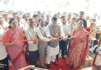 नवेगावबांध आता ‘पुस्तकांचे गाव’; नागपूर विभागातील पहिल्या पुस्तक दालनाचे लोकार्पण